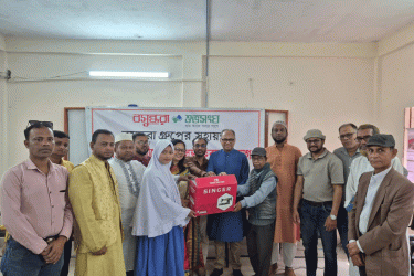 মৌলভীবাজারে ৩০ নারী পেলেন বসুন্ধরা শুভসংঘের সেলাই মেশিন