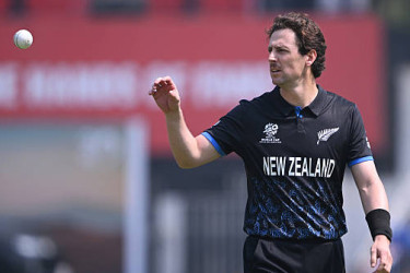 বিশ্বকাপের মাঝেই দেশে ফিরছেন ম্যাট হেনরি