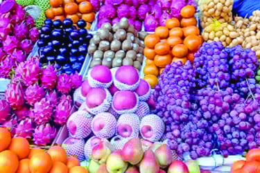 রোজায় দেশি ফলের দামও চড়া