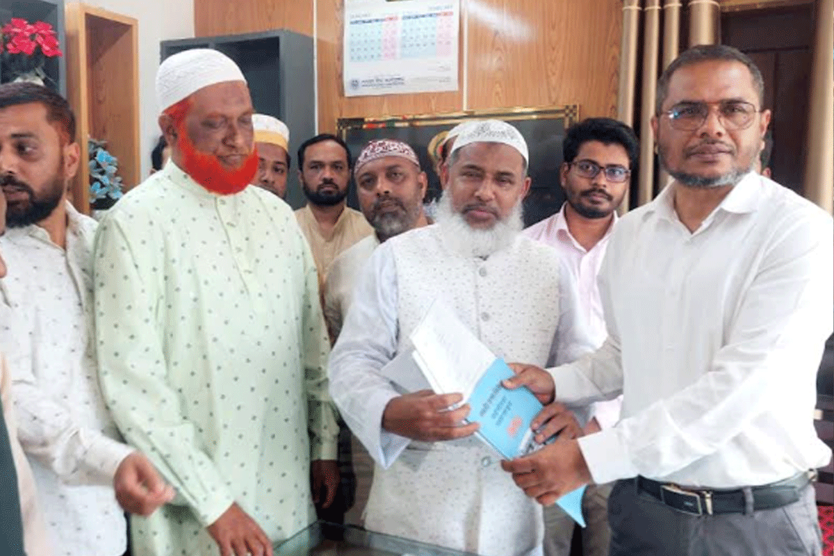 বগুড়া-৬ আসনে উপনির্বাচন: জামায়াত প্রার্থীর মনোনয়নপত্র উত্তোলন