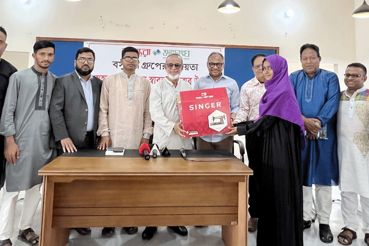 কুলাউড়ায় ১৫ নারী পেলেন বসুন্ধরা শুভসংঘের সেলাই মেশিন