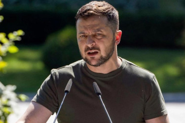 পারমাণবিক অস্ত্রের প্রস্তাব পেলে আনন্দের সঙ্গে গ্রহণ করতাম: জেলেনস্কি