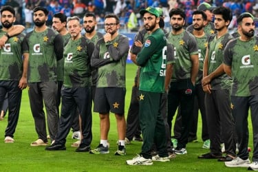 এক বল এদিক-সেদিক হলেই বিদায় পাকিস্তান