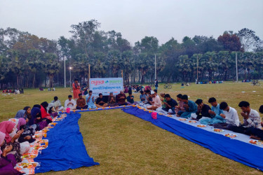 রাবি ক্যাম্পাসে বসুন্ধরা শুভসংঘের উদ্যোগে ইফতার ও দোয়া মাহফিল