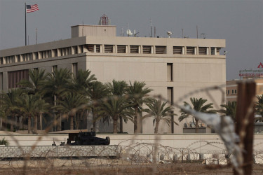 কাতার-বাহরাইনে মার্কিন দূতাবাসের কর্মীদের নিরাপদ আশ্রয়ে যাওয়ার নির্দেশ