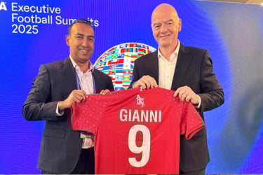 ফিফা প্রেসিডেন্টেকে অভিনন্দন জানালেন তাবিথ আউয়াল