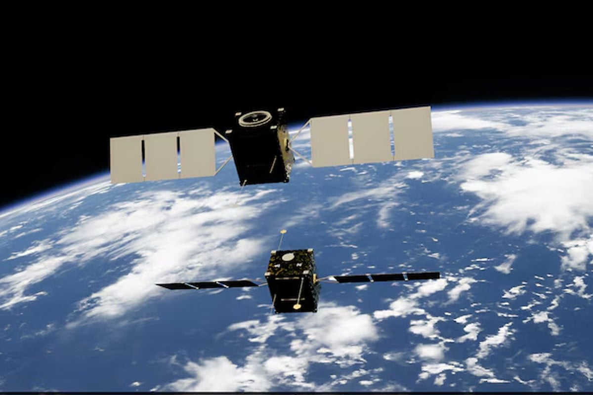 স্যাটেলাইটের আগুনে বদলে যাচ্ছে আকাশ, চিন্তায় বিজ্ঞানীরা