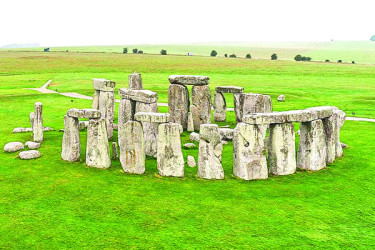 স্টোনহেঞ্জের চেয়েও প্রাচীন স্থাপনা!