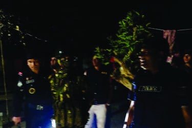 কুষ্টিয়ায় দুই গ্রুপের সংঘর্ষে একাধিক আহত, বাড়িঘর ভাঙচুর