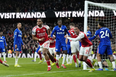 ডিফেন্ডারদের গোলে চেলসিকে হারাল আর্সেনাল