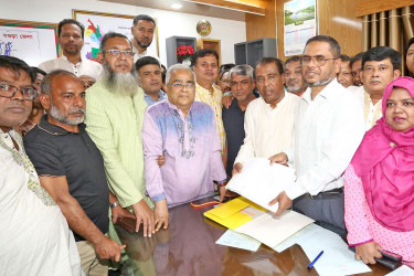 বিএনপি ও জামায়াত প্রার্থীর মনোনয়নপত্র দাখিল