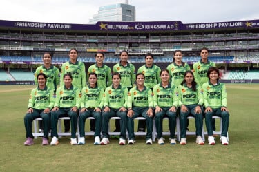 বিমানবন্দর বন্ধ, দেশে ফেরা অনিশ্চিত পাকিস্তানের নারী ক্রিকেটারদের