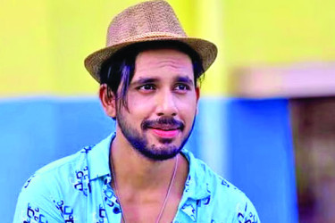 আলভী এখন কোথায়?