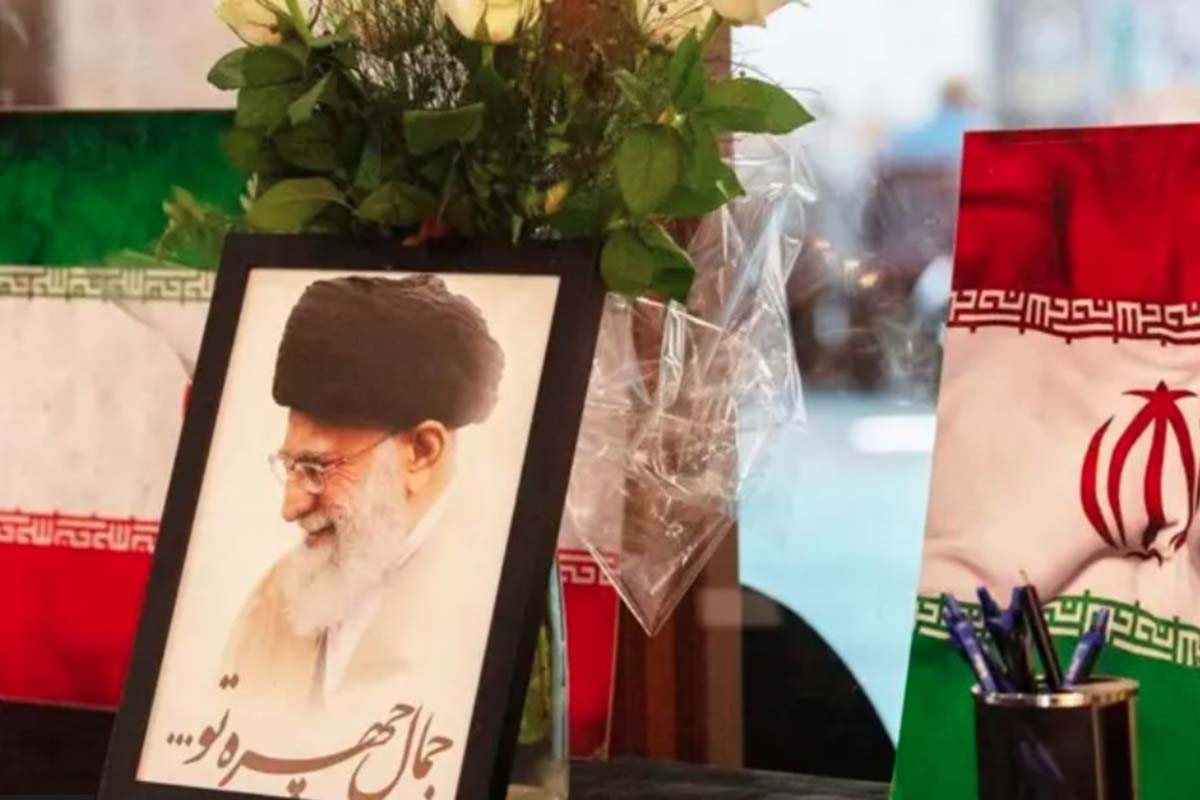 সকালেই কেন হামলা, কীভাবে ফাঁস হলো খামেনির অবস্থান?