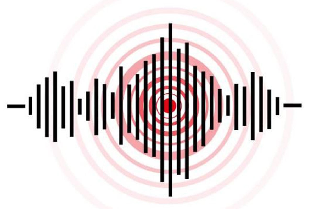 হামলার মধ্যেই ইরানে ভূমিকম্পের আঘাত