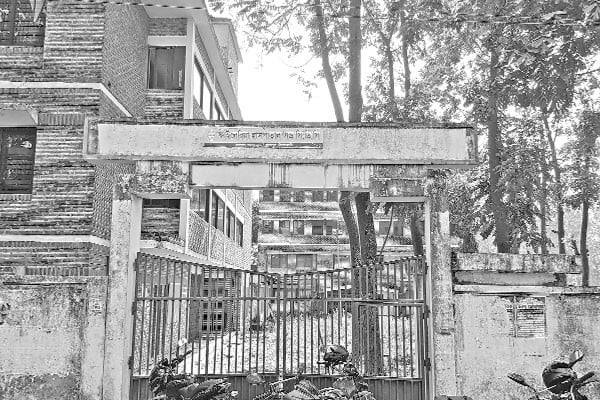 বন্ধ হাসপাতাল, বঞ্চিত উত্তরের মানুষ