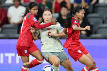 চীনের বিপক্ষে লড়াই করে হারল বাংলাদেশ