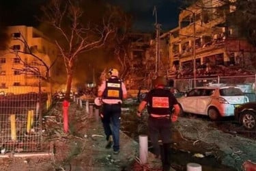 ইসরায়েলের মধ্যাঞ্চলে ইরানি ক্ষেপণাস্ত্রের আঘাত