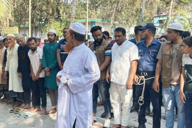 রাজবাড়ীতে প্যারোলে মুক্তি নিয়ে বাবার জানাজায় আসামি