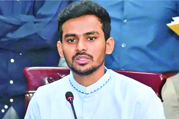 সাবেক উপদেষ্টা আসিফের ব্যাংক হিসাব তলব