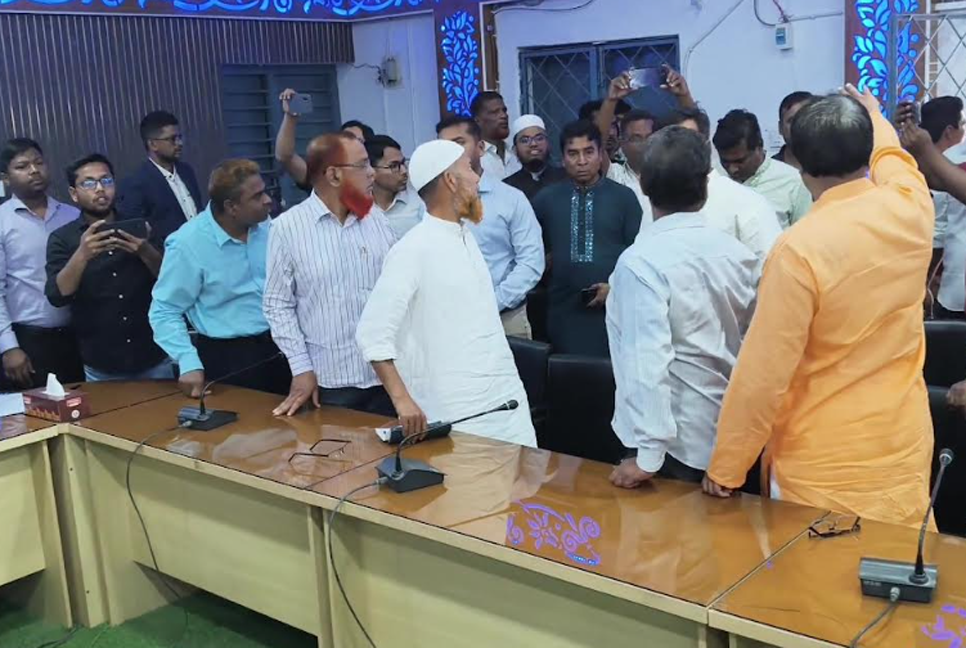 গাংনীতে আইনশৃঙ্খলা কমিটির সভায় হামলা