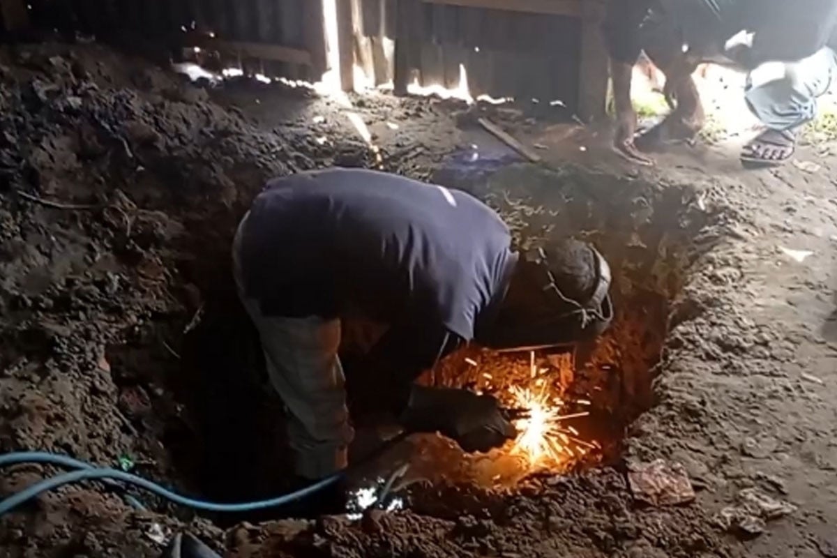 টঙ্গীর মরকুনে অবৈধ গ্যাস সংযোগ বিচ্ছিন্ন