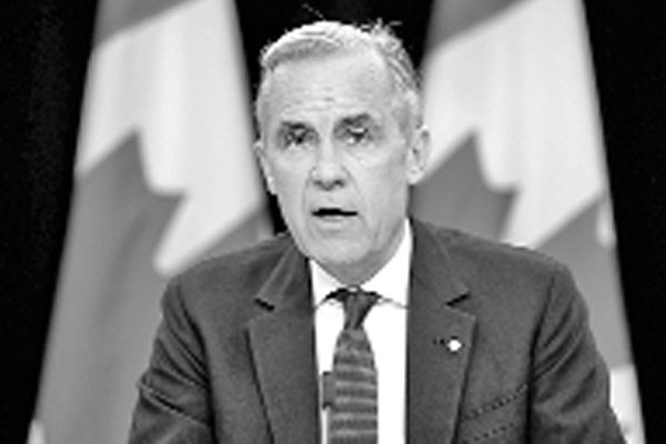 ভেঙে পড়ছে বিশ্বব্যবস্থা