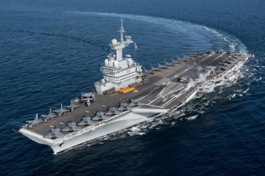 ভূমধ্যসাগরে বিমানবাহী রণতরী ‘চার্লস দ্য গল’ পাঠাচ্ছে ফ্রান্স