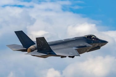 ইরানি যুদ্ধবিমানের সাথে ইসরায়েলি বিমানের মুখোমুখি লড়াই