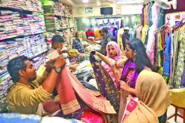 বসুন্ধরা সিটিতে ঈদের কেনাকাটা উৎসব