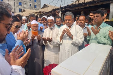 শ্রীপুরে সড়ক উন্নয়ন কাজের উদ্বোধন করলেন নবনির্বাচিত এমপি