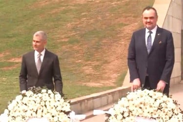 জিয়াউর রহমান ও খালেদা জিয়ার কবরে পল কাপুরের শ্রদ্ধা