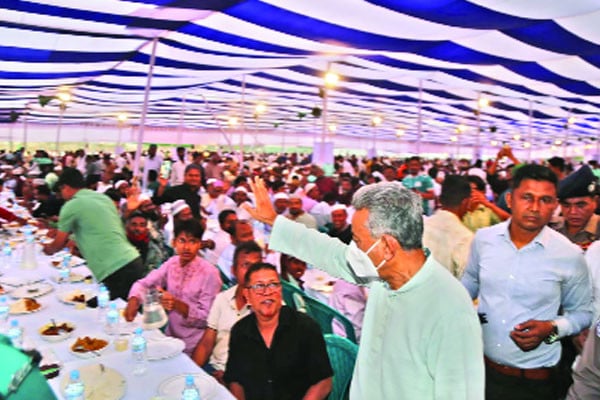 ইফতার পার্টিতে জমজমাট চট্টগ্রামের রাজনীতি