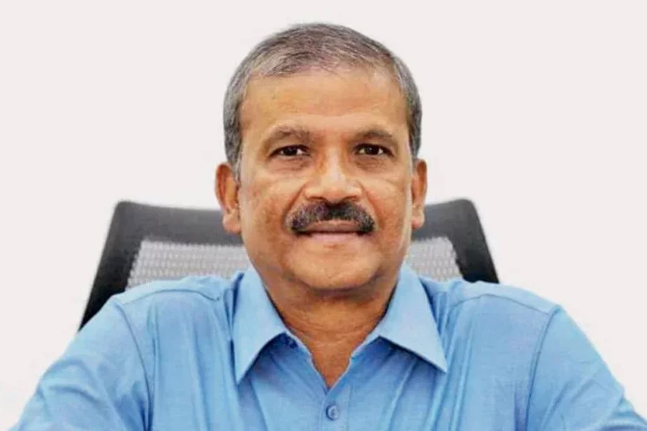 সাবেক উপদেষ্টা আসিফ নজরুলের বিরুদ্ধে দুদকে এক ডজন অভিযোগ