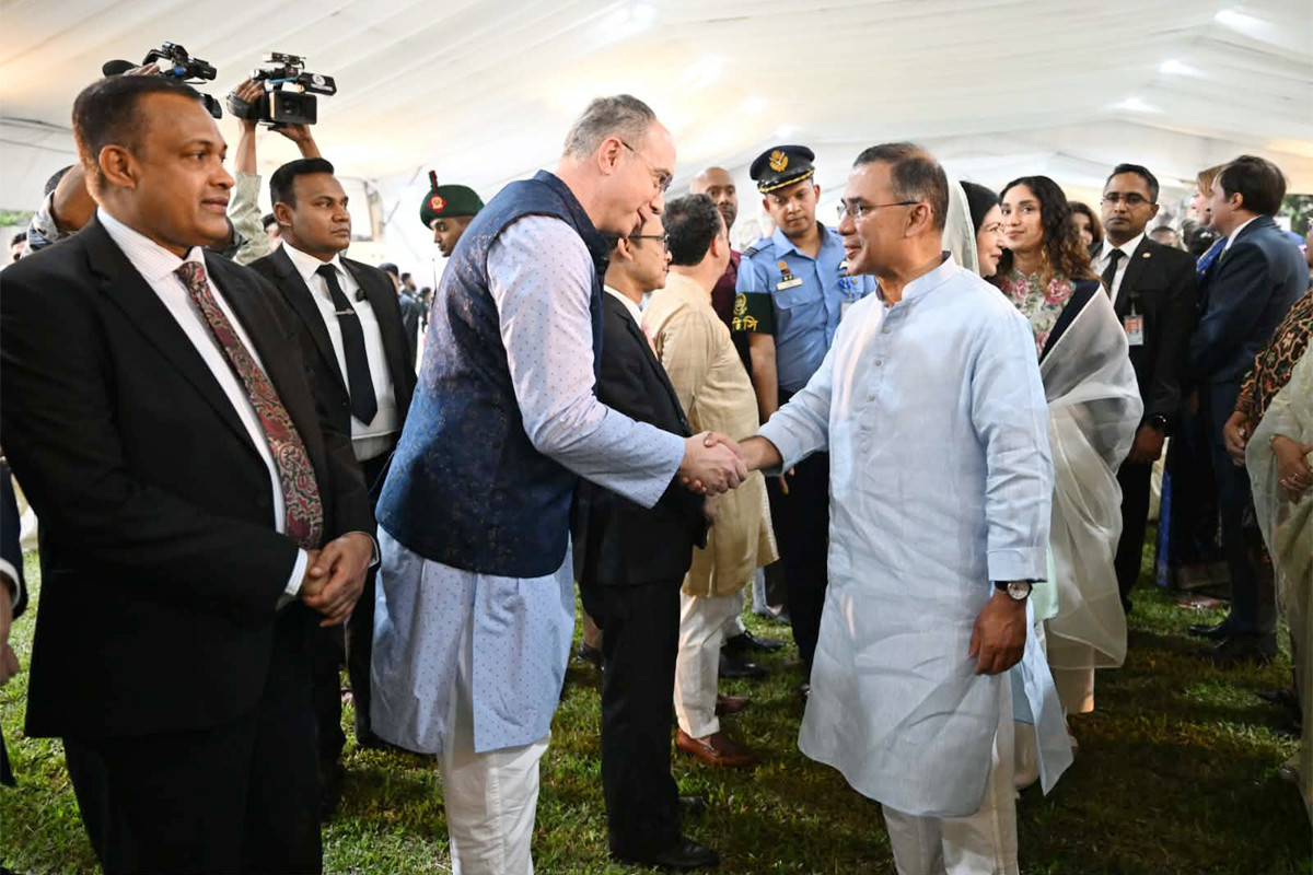 কূটনীতিকদের সঙ্গে ইফতার করলেন প্রধানমন্ত্রী