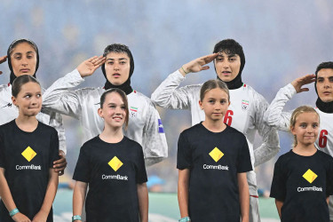 জাতীয় সংগীত গাইলেও ইরানি ফুটবলারদের নতুন প্রতিক্রিয়া