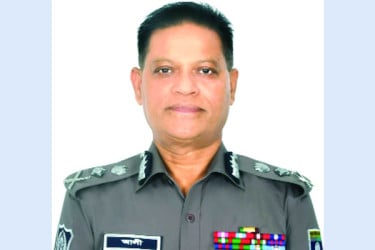 নৈতিকতা ও সদাচরণ গড়তে হবে