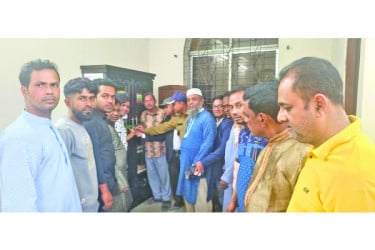 আখাউড়া রেলওয়ে স্টেশনে বসুন্ধরা শুভসংঘের লাইব্রেরি