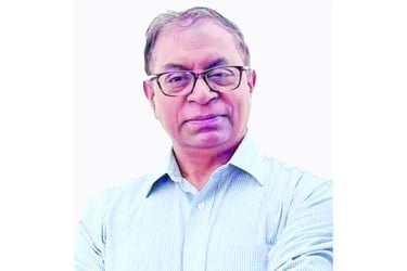 সরকারকে বিতর্কিত নীতিকৌশল থেকে বিরত থাকতে হবে