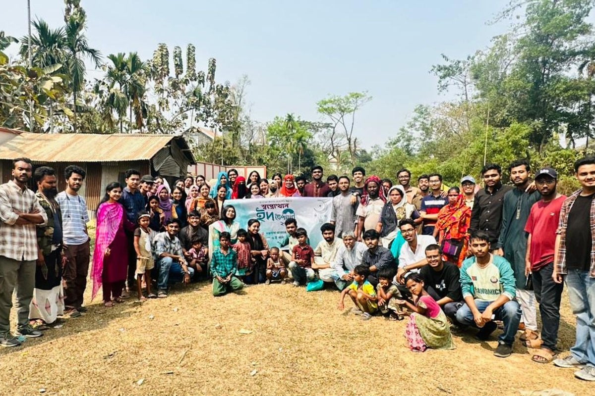 সুবিধাবঞ্চিত বেদে পল্লিতে শাবি স্বপ্নোত্থান’র ঈদবস্ত্র বিতরণ