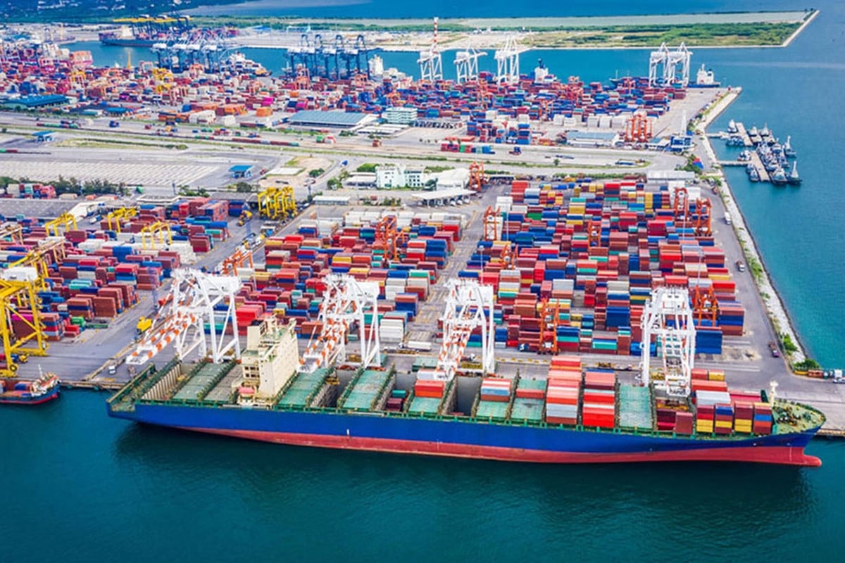 হরমুজ প্রণালি ছেড়ে আসা ১২ জাহাজ চট্টগ্রামে পৌঁছেছে