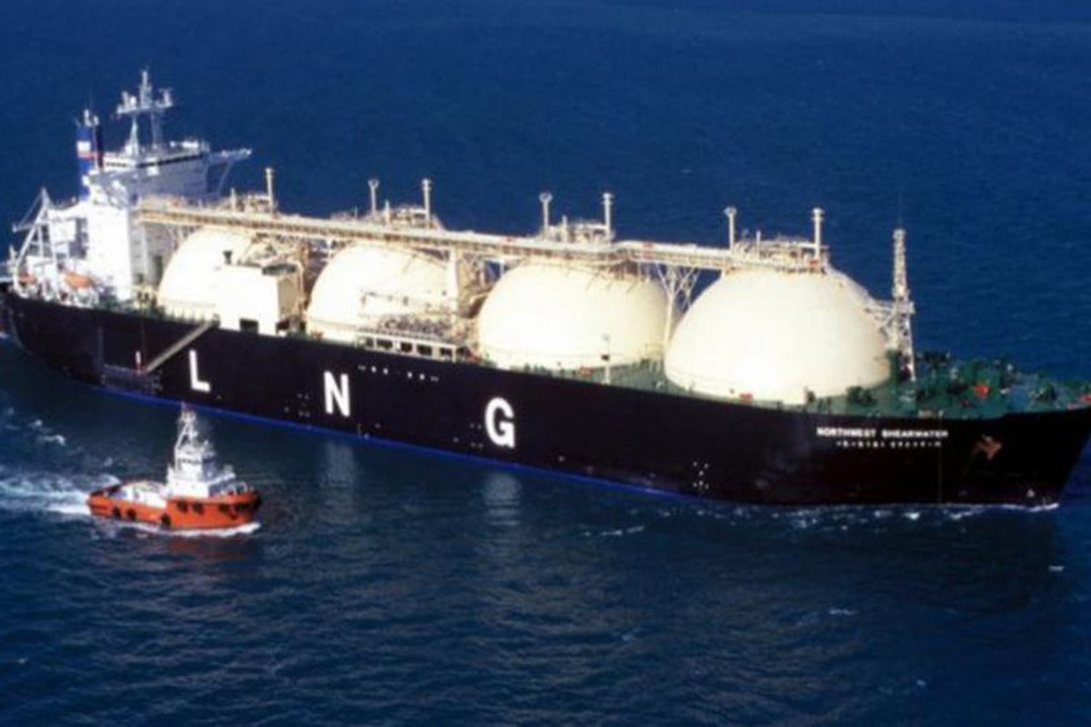 বাংলাদেশের উদ্দেশে এলএনজির প্রথম চালান জাহাজে তুলেছে কাতার