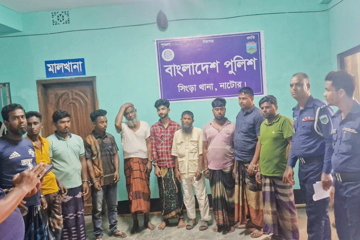 নাটোরে পুলিশের ওপর হামলার ঘটনায় গ্রেফতার ১০