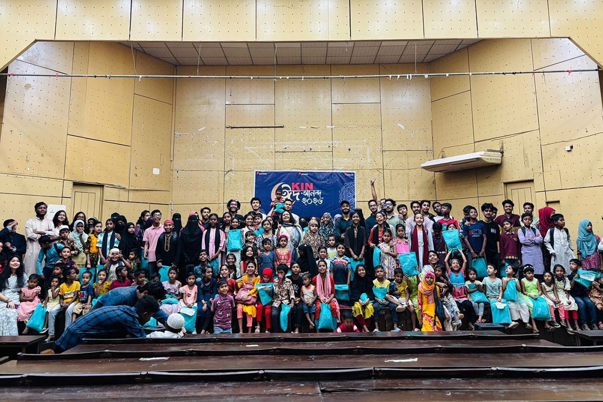 শাবিপ্রবিতে সুবিধাবঞ্চিত শিশুদের মাঝে ঈদবস্ত্র বিতরণ