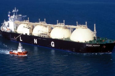 বাংলাদেশের উদ্দেশে এলএনজির প্রথম চালান জাহাজে তুলেছে কাতার