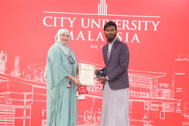 মালয়েশিয়ায় সিটি ইউনিভার্সিটির স্টুডেন্ট অ্যাফেয়ার্স লিডারশিপ অ্যাওয়ার্ড পেলেন বাংলাদেশি শিক্ষার্থী