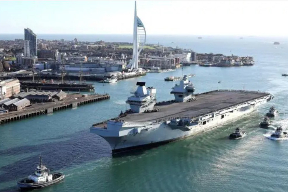রওনা দেওয়ার প্রস্তুতি নিচ্ছে যুক্তরাজ্যের বিমানবাহী রণতরী