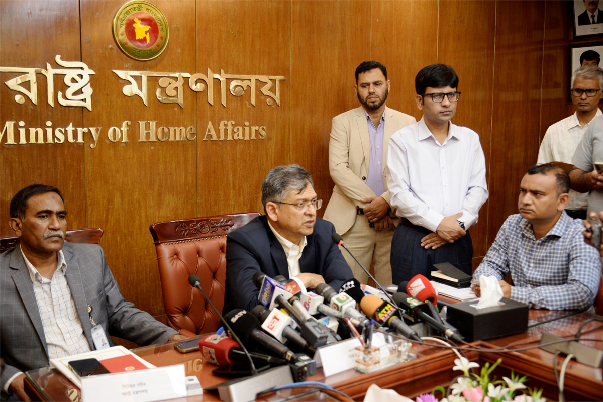২৬ মার্চে দেশব্যাপী কোনো আলোকসজ্জা করা যাবে না: স্বরাষ্ট্রমন্ত্রী