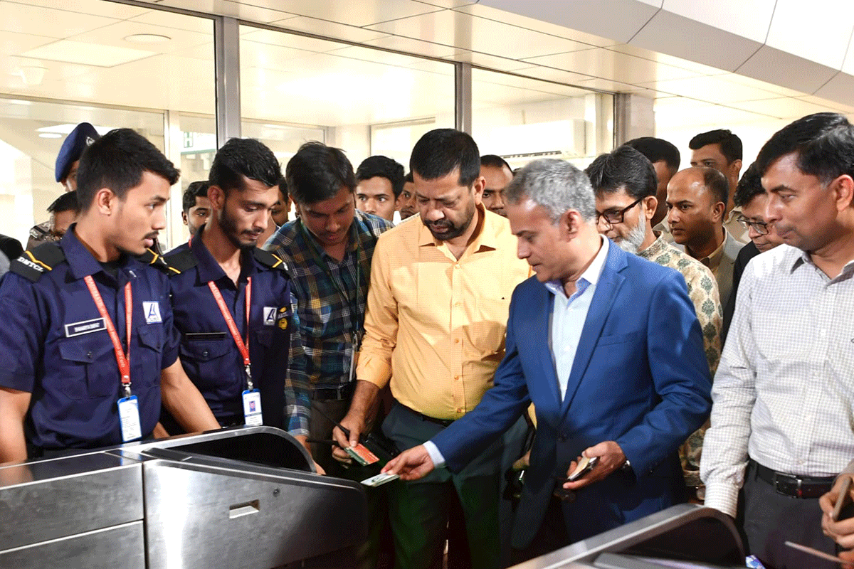 সমন্বিত আধুনিক গণপরিবহন ব্যবস্থাকে গুরুত্ব দিচ্ছে সরকার: সড়ক পরিবহন মন্ত্রী