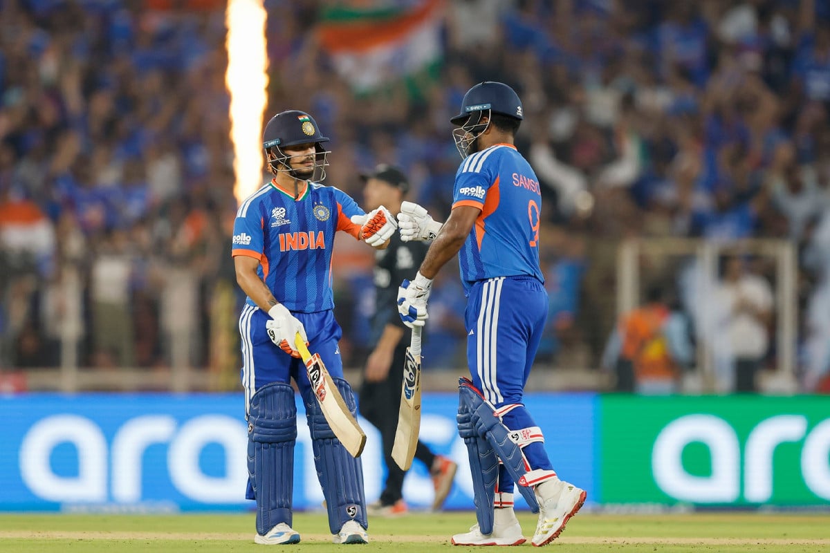 ফাইনালে নিউজিল্যান্ডকে ২৫৬ রানের লক্ষ্য দিল ভারত